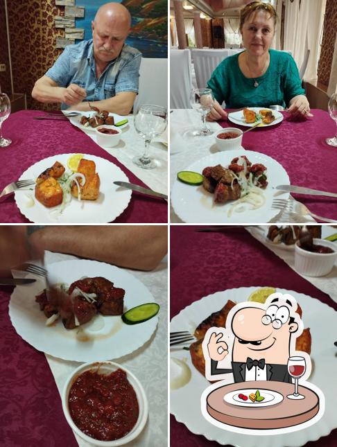 Еда в "Рае Ахтамар"