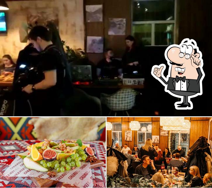 Посмотрите на внутренний интерьер "Сациви"