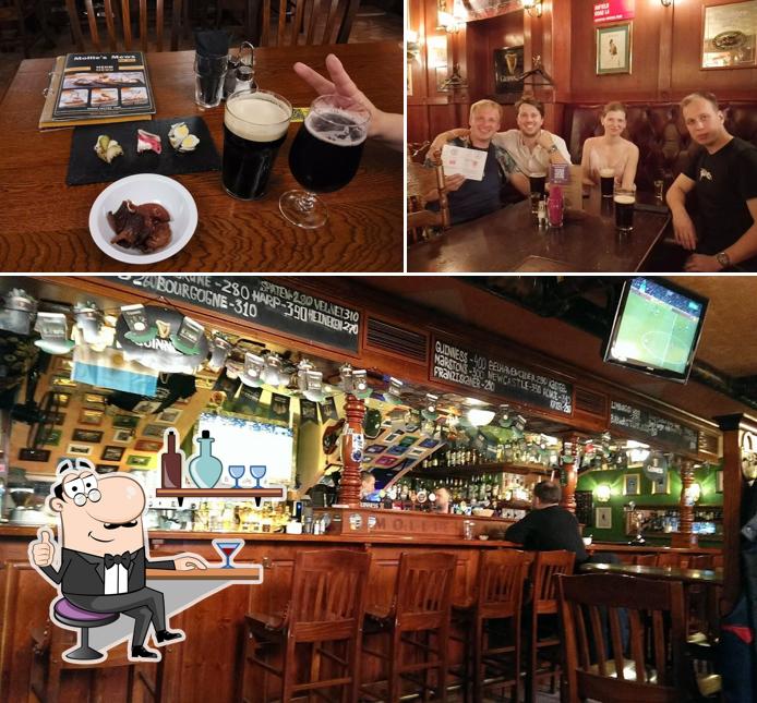 Забронируйте столик в "Моллисе Мьюз"