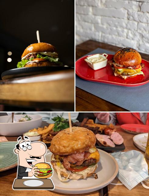 Гамбургеры из "Middle ground" придутся по вкусу любому гурману