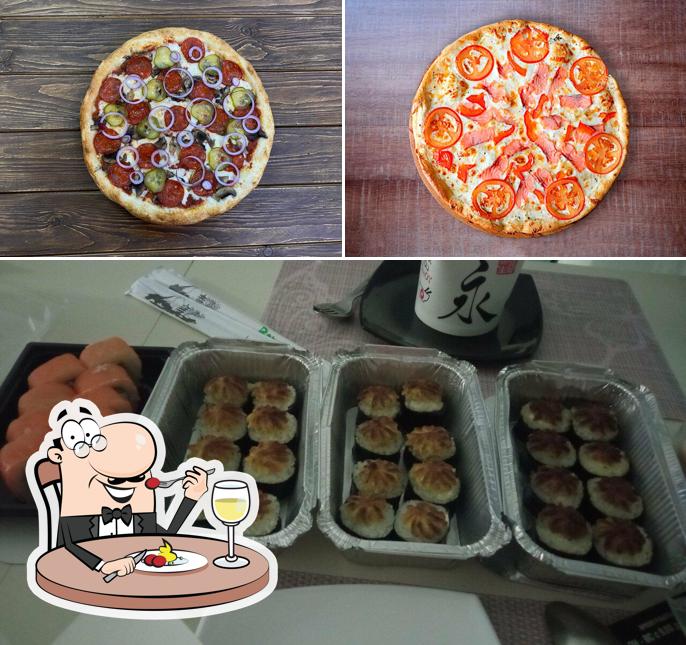 Еда в "Хлебе из тандыра, Маууа Pizza."