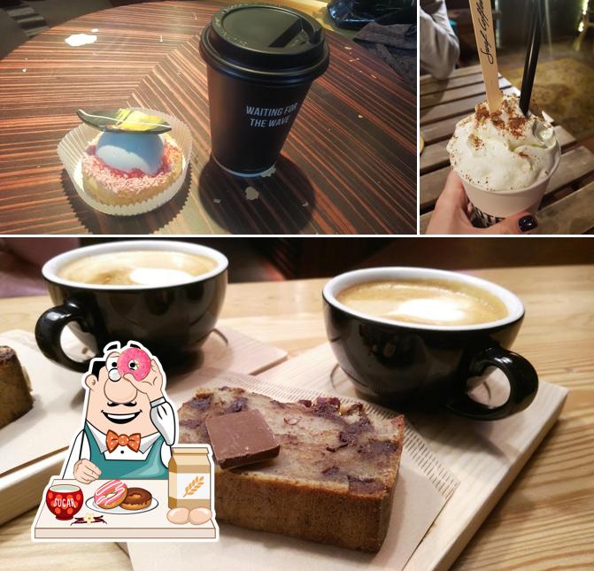 Закажите один из десертов в "SurfCoffee"