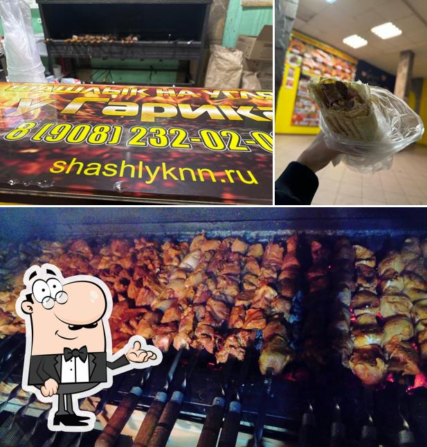 Помимо прочего, в Шашлык на углях у Гарика есть внутреннее оформление и еда