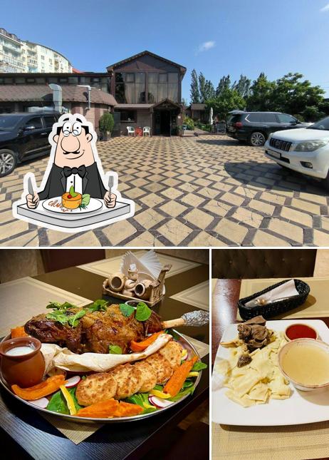 Посмотрите на этот снимок, где видны еда и внешнее оформление в Мимино