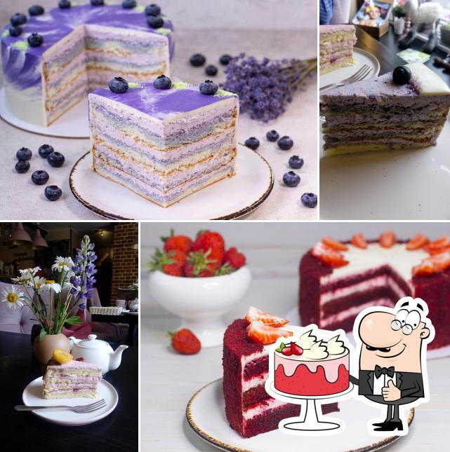 Торт «красный бархат» в "Трюфеле Кондитерскае Лавке"