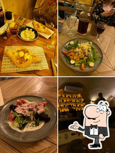 Посмотрите на внутренний интерьер "Хачапурии"