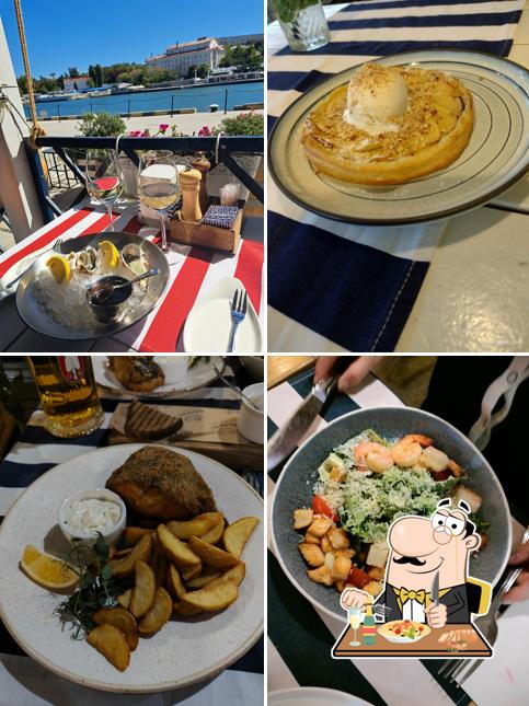 Еда в "Ресторане "Баркас""