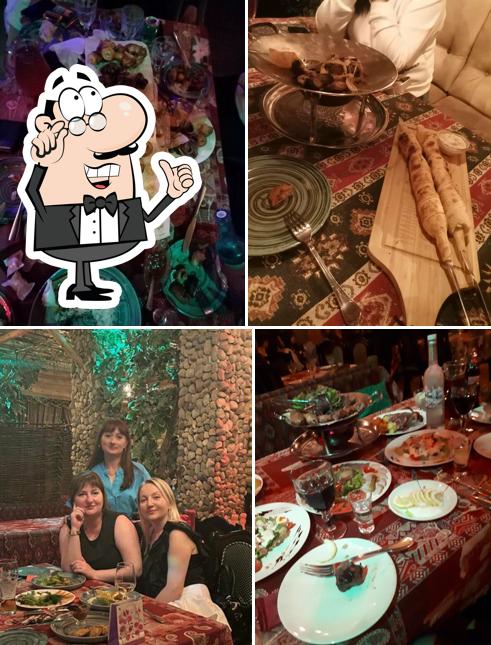 Посмотрите на внутренний интерьер "Помещика"