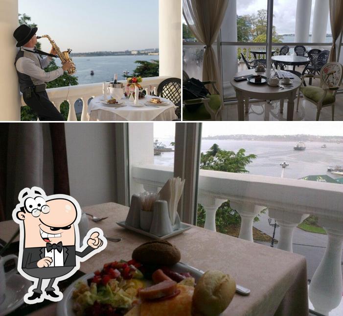 Посмотрите на внутренний интерьер "Ресторана Севастополь"