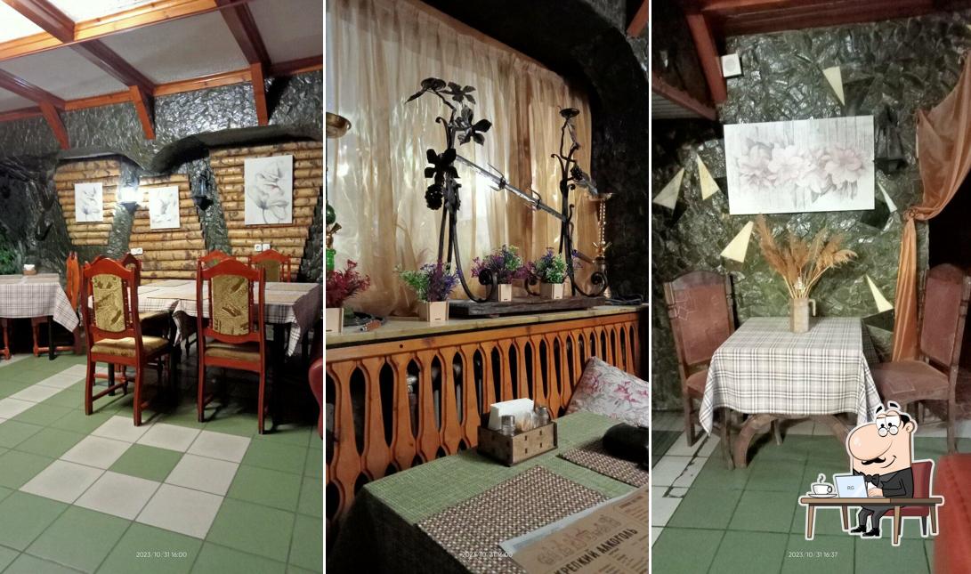 Посмотрите на внутренний интерьер "Трактир старый дворик"