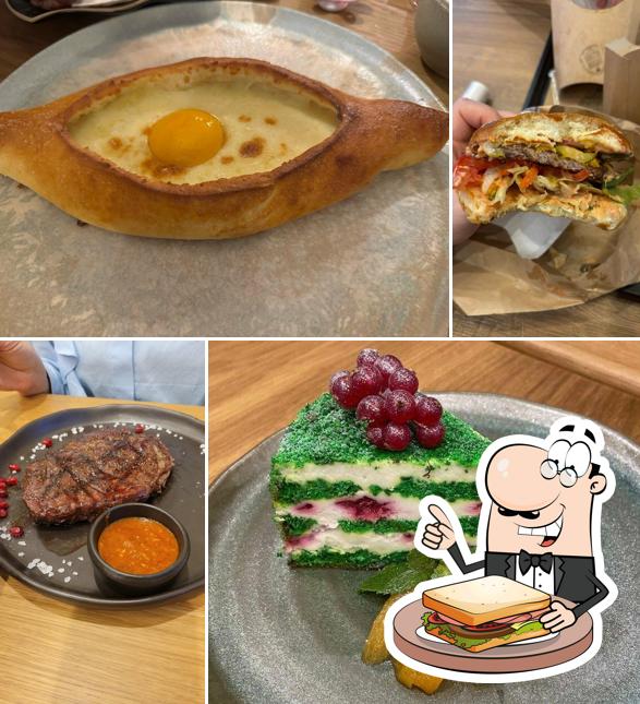 Сэндвичи с сыром на гриле в "Food hall Green House"