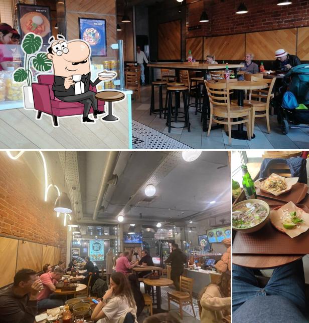 Посмотрите на внутренний интерьер "Pho City"