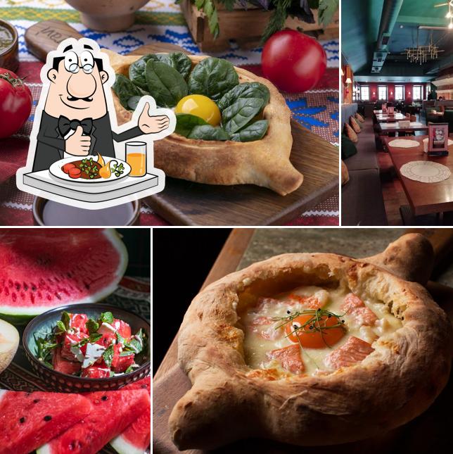 Хачапури в "Saperavi Cafe"