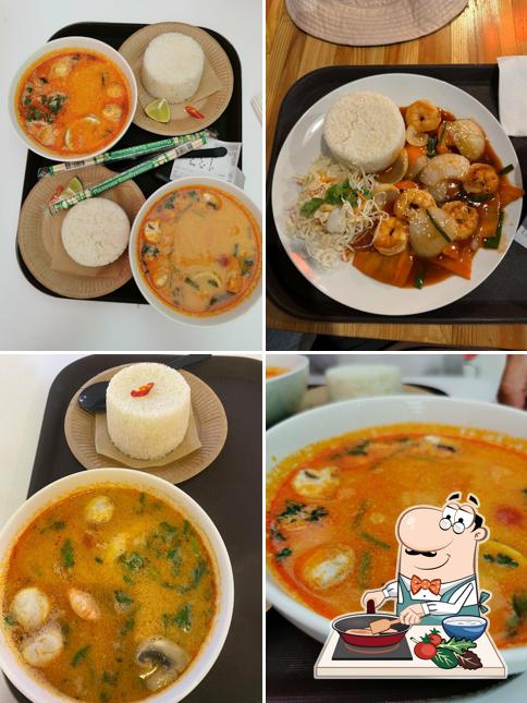 Курица с соусом карри в "Pho Ngon"