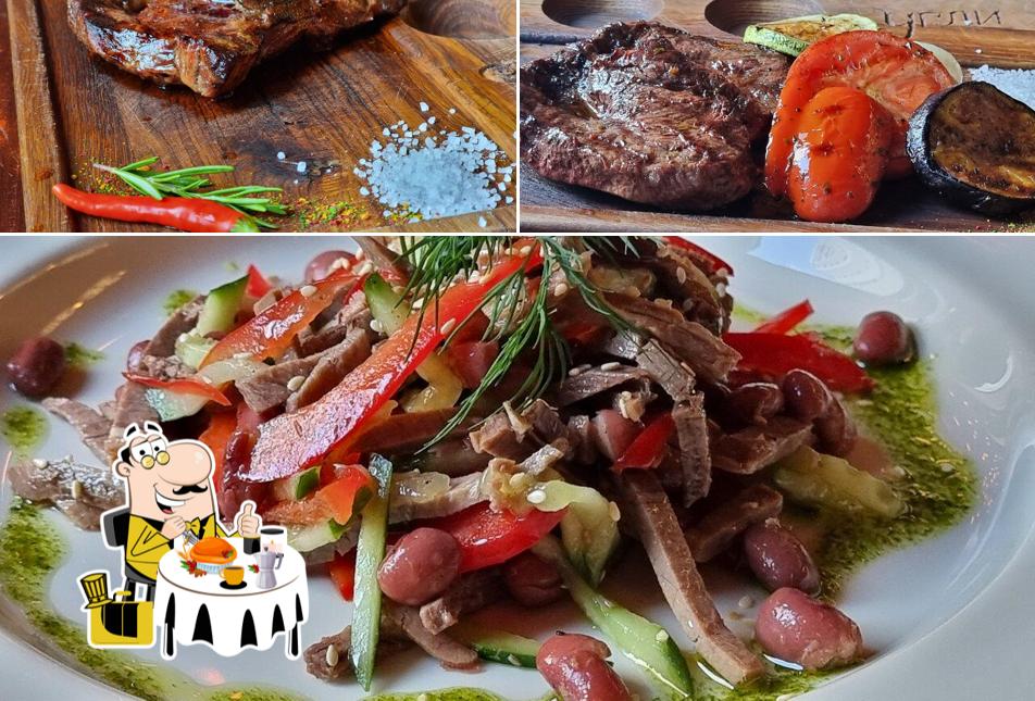 Еда в "Углях"