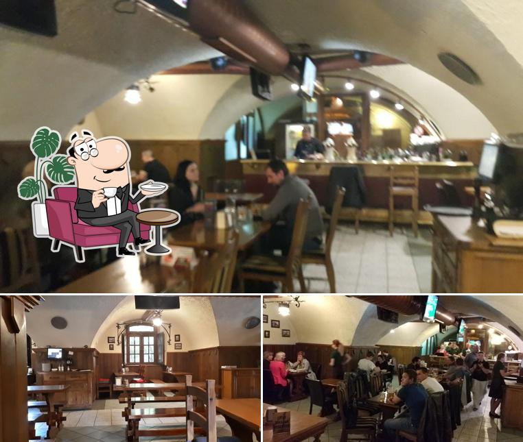 Забронируйте столик в "Редюите"