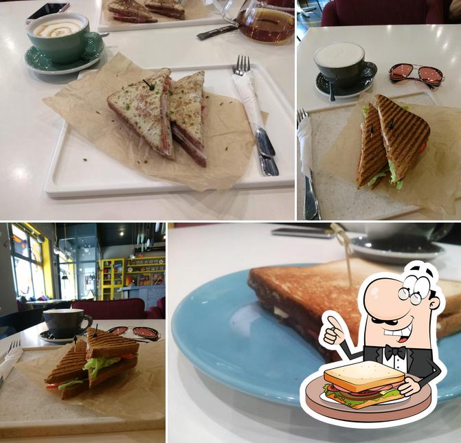 Отведайте бутерброды в "Чёрной Дыре"