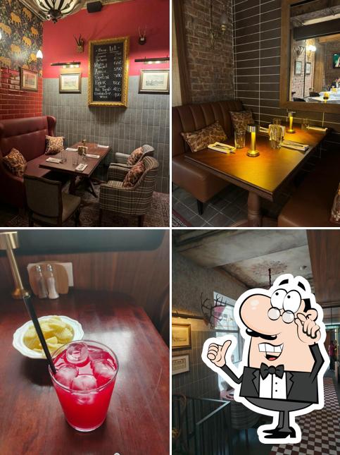 Посмотрите на внутренний интерьер "Black Rabbit Pub"