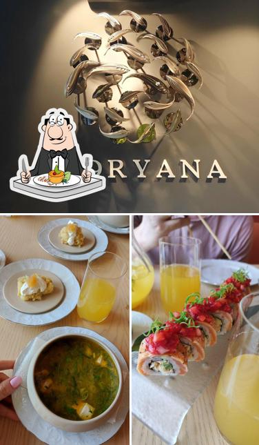 Взгляните на эту фотографию, где видны еда и внешнее оформление в Moryana