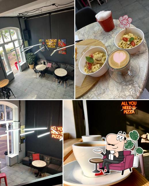 Пицца Луна и Помидор