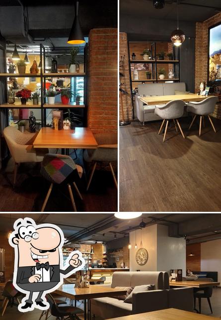 Посмотрите на внутренний интерьер "Римской кофейни"