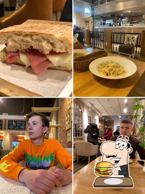 Закажите гамбургеры в "IL Патио"