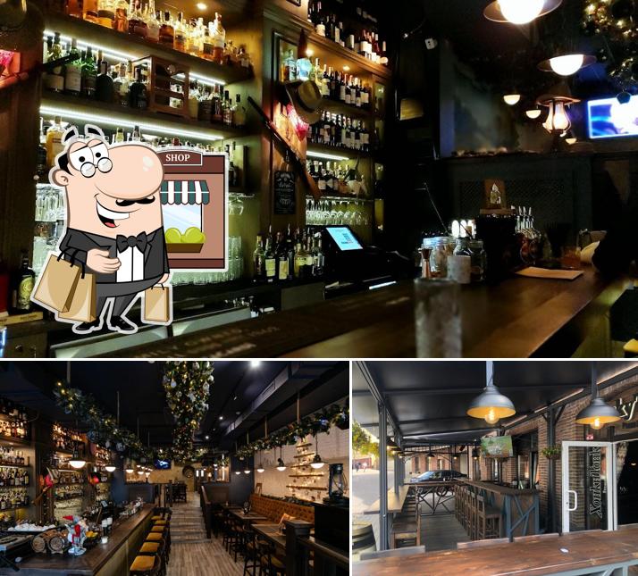 Посмотрите, как "Хонки Тонк Пианино Бар" выглядит снаружи