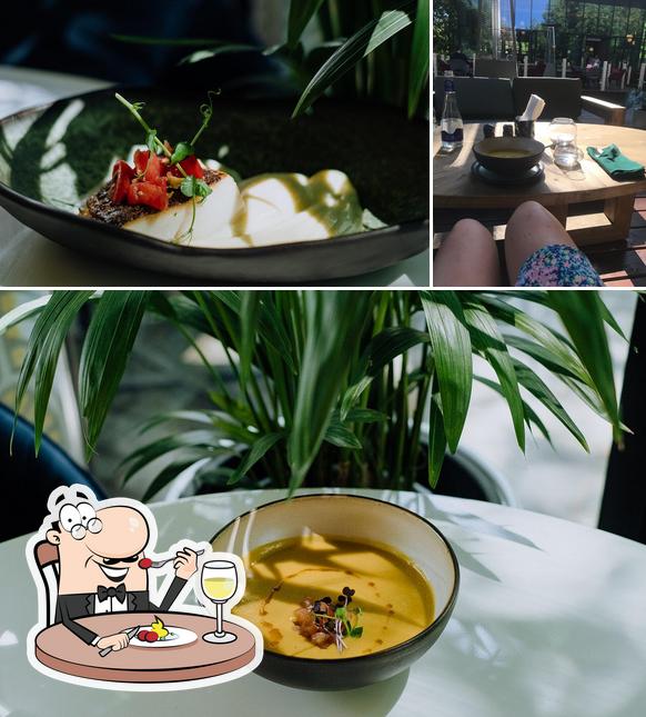 Это фотография, где изображены еда и внутреннее оформление в Парк