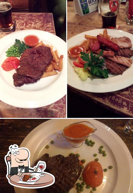 Закажите блюда из мяса в "Тауэре Паб"