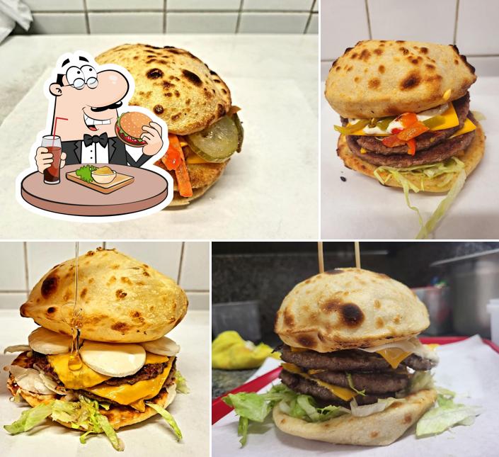 Закажите гамбургеры в "O NAAN BURGER"