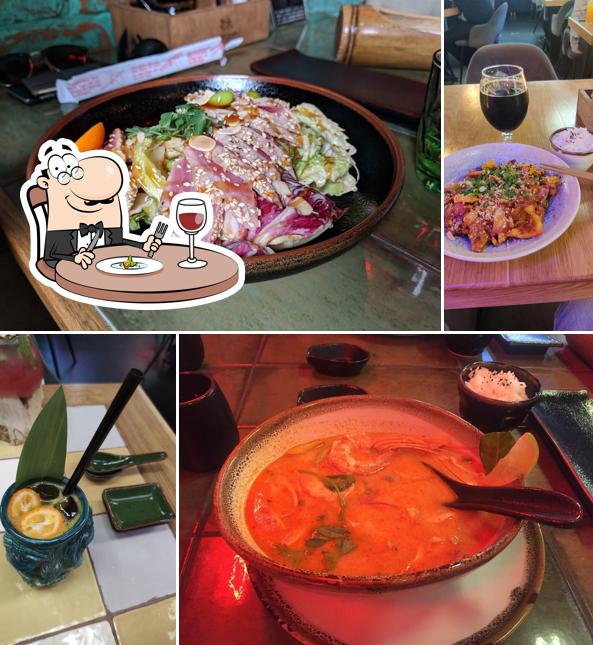 Блюда в "UMAMI (паназиатской кухне)"