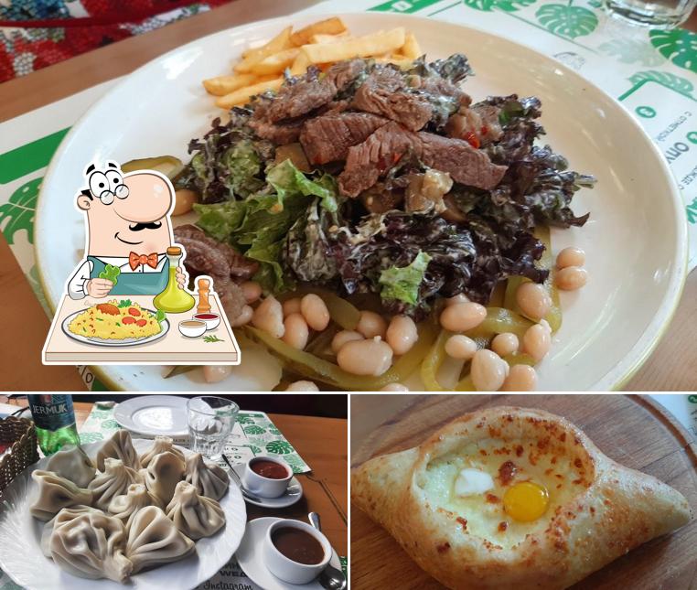 Блюда в "Мимино Хинкальная"