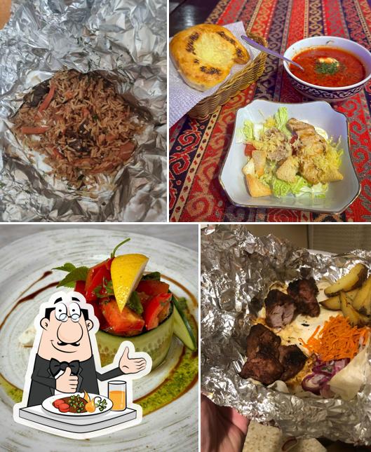 Сэндвич с рваной свининой в "Kinza"