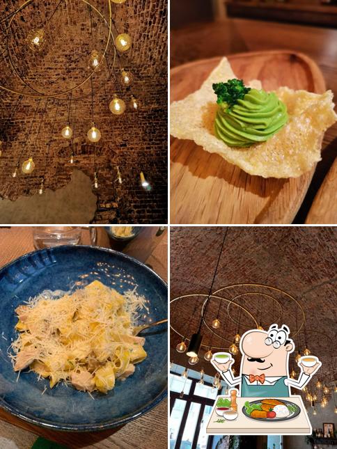 Еда в "Études Café"