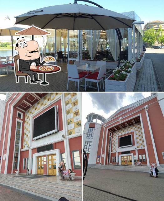 Взгляните на этот снимок, где видны внешнее оформление и внутреннее оформление в Синема