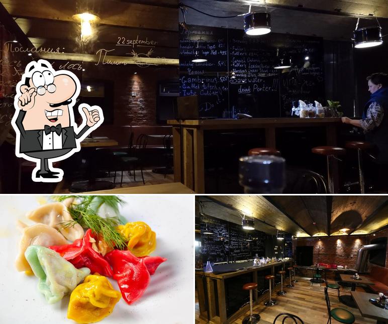 Это снимок, где изображены внутреннее оформление и еда в Арт-клуб Перекресток