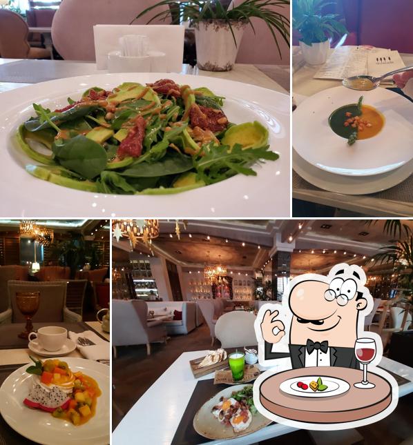 Еда в "Ресторане Seasons"