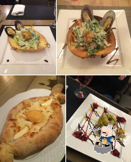 Еда в "Хинкальной"