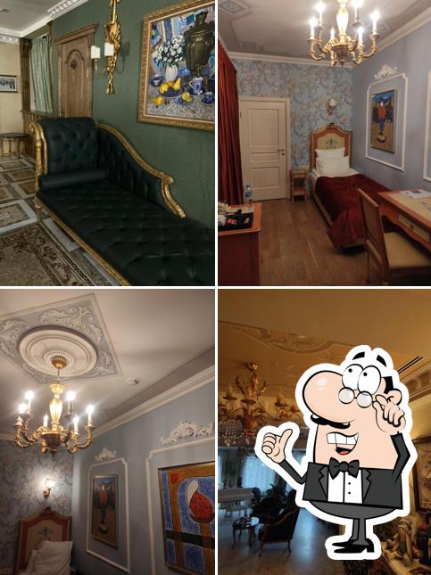 Посмотрите на внутренний интерьер "Ресторана "Александровского""