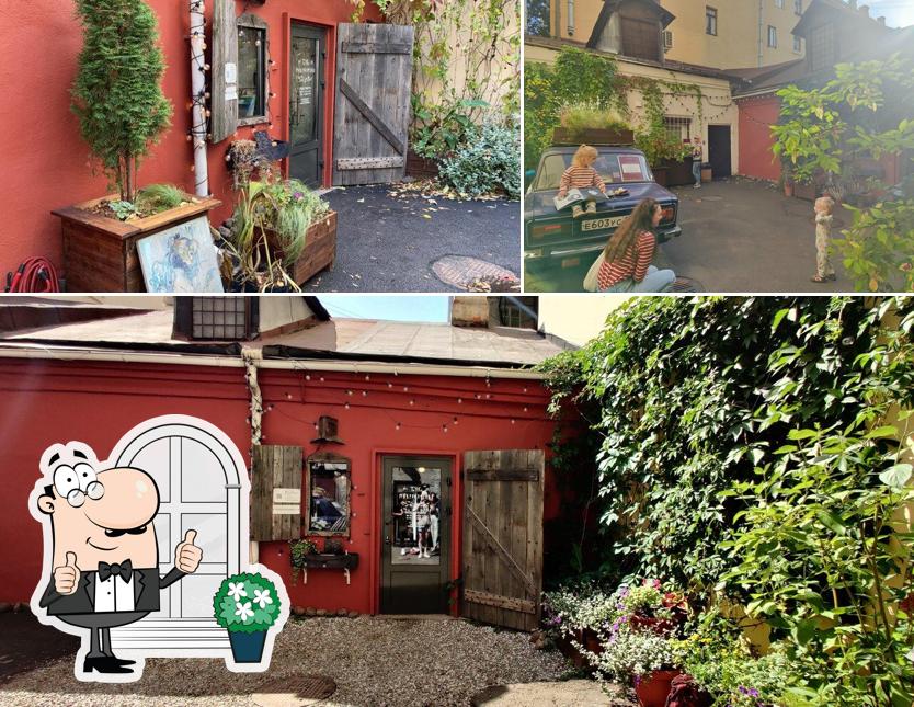 Наслаждайтесь свежим воздухом и пейзажем, открывающемся из "Микрокофейни ТЧК"