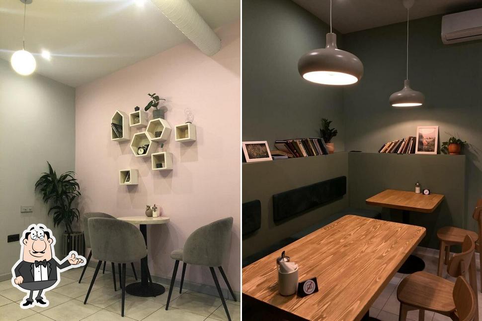 Посмотрите на внутренний интерьер "Grace coffee"