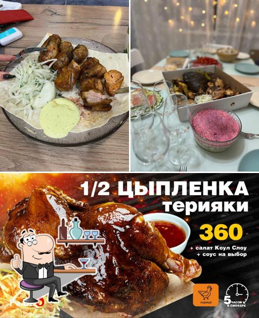 Посмотрите на эту фотографию, где видны внутреннее оформление и еда в РеБРО