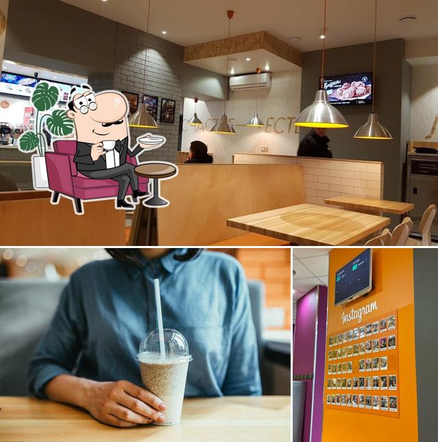 Посмотрите на внутренний интерьер "Додо Пицца"