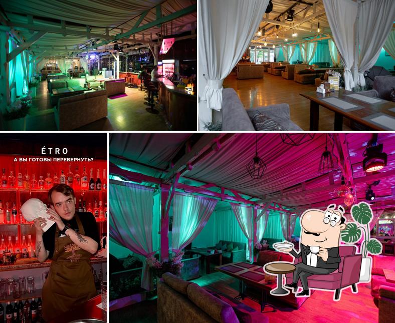 Посмотрите на внутренний интерьер "Etro кафе"