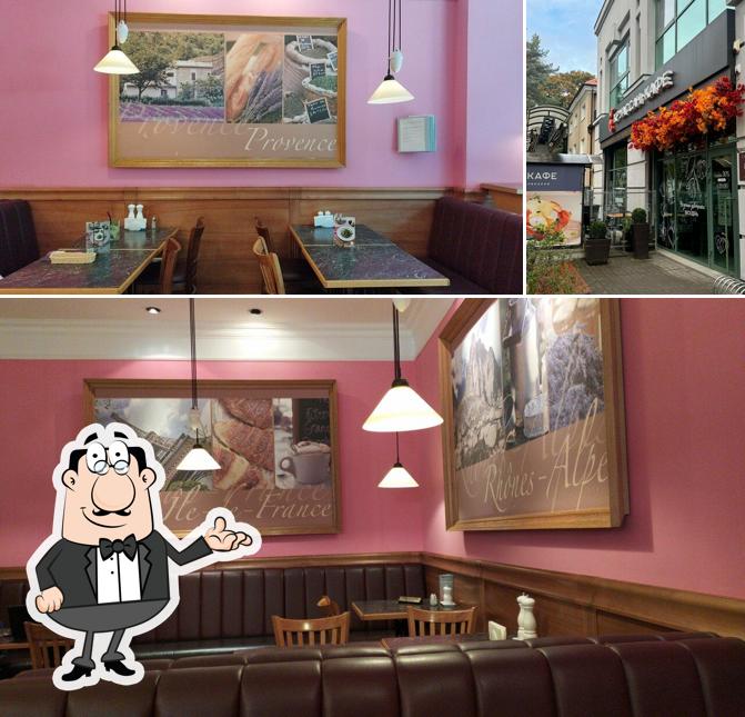 Фото, на котором видны внутреннее оформление и внешнее оформление в Круассан-кафе