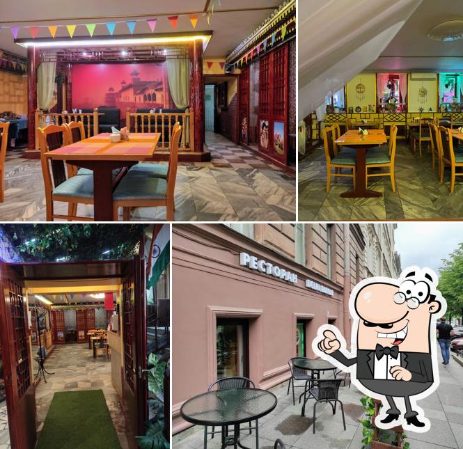 Посмотрите на внутренний интерьер "Дели Дарбар"