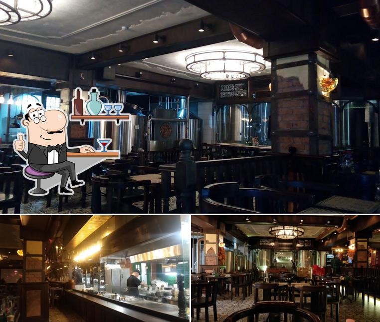 Посмотрите на внутренний интерьер "Густава и Густава"