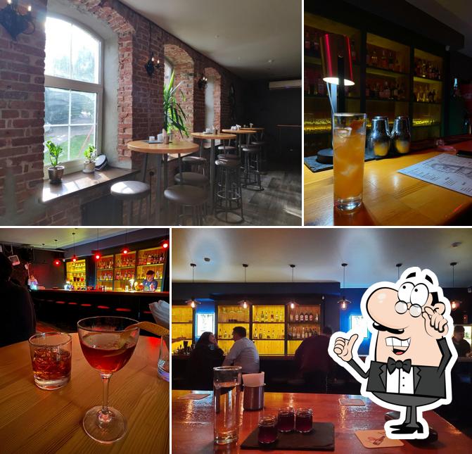 Посмотрите на внутренний интерьер "Аптека бар"