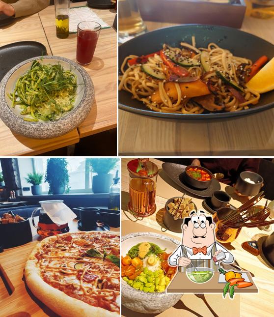 Салат из морских водорослей в "Скалки&Палки"