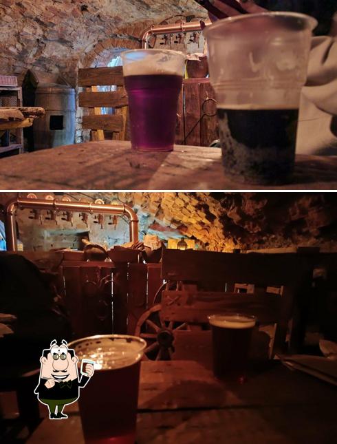 Насладитесь напитками из бара "У Францискан"